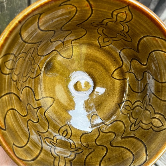 Handmade Ceramic Bowl in Autumn Colored Browns With Etched Decorative Pattern. - Picture 10 of 16